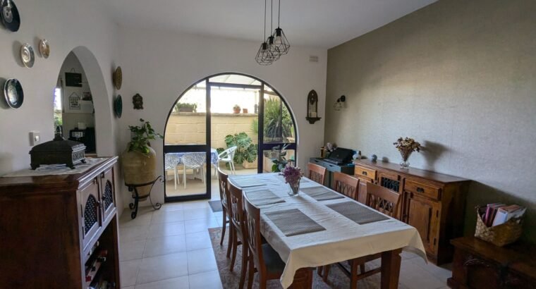 LIJA – Terraced House, 3 Bedroom, 4 Car Garage